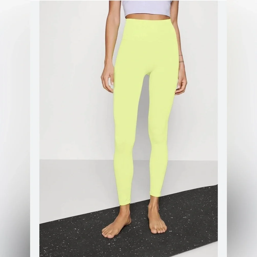 NWT. $78R Free People Good Karma Leggings. Margarita. Size M/L